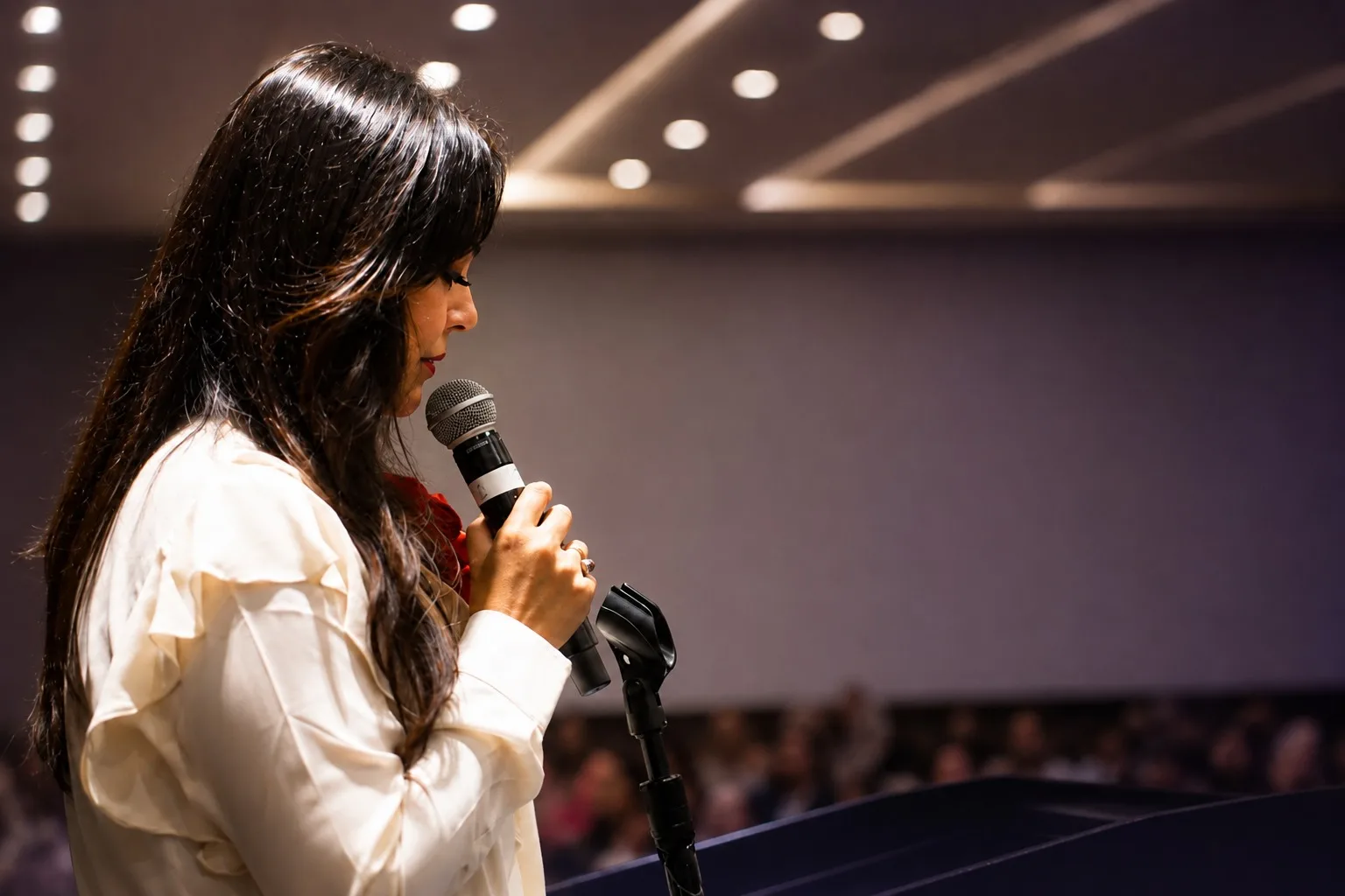 Marcela Mexia hablando en el evento AMEXME Intercapítulos CDMX